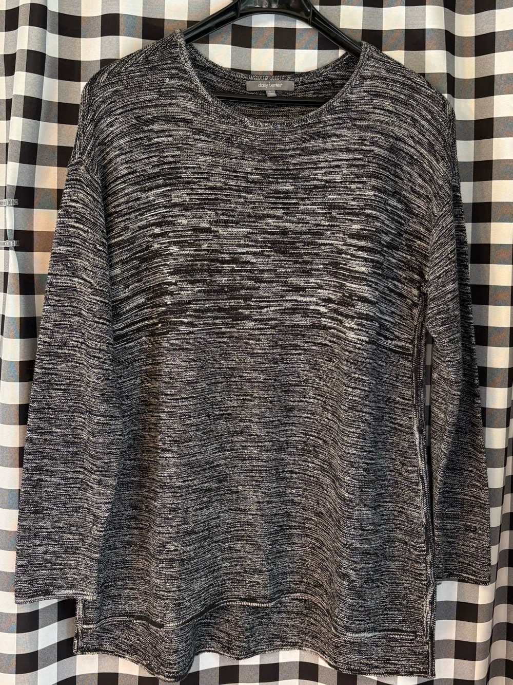 Daisy Fuentes Space-Dye Knit Black/White/Gray Sweater Tunic. Size L